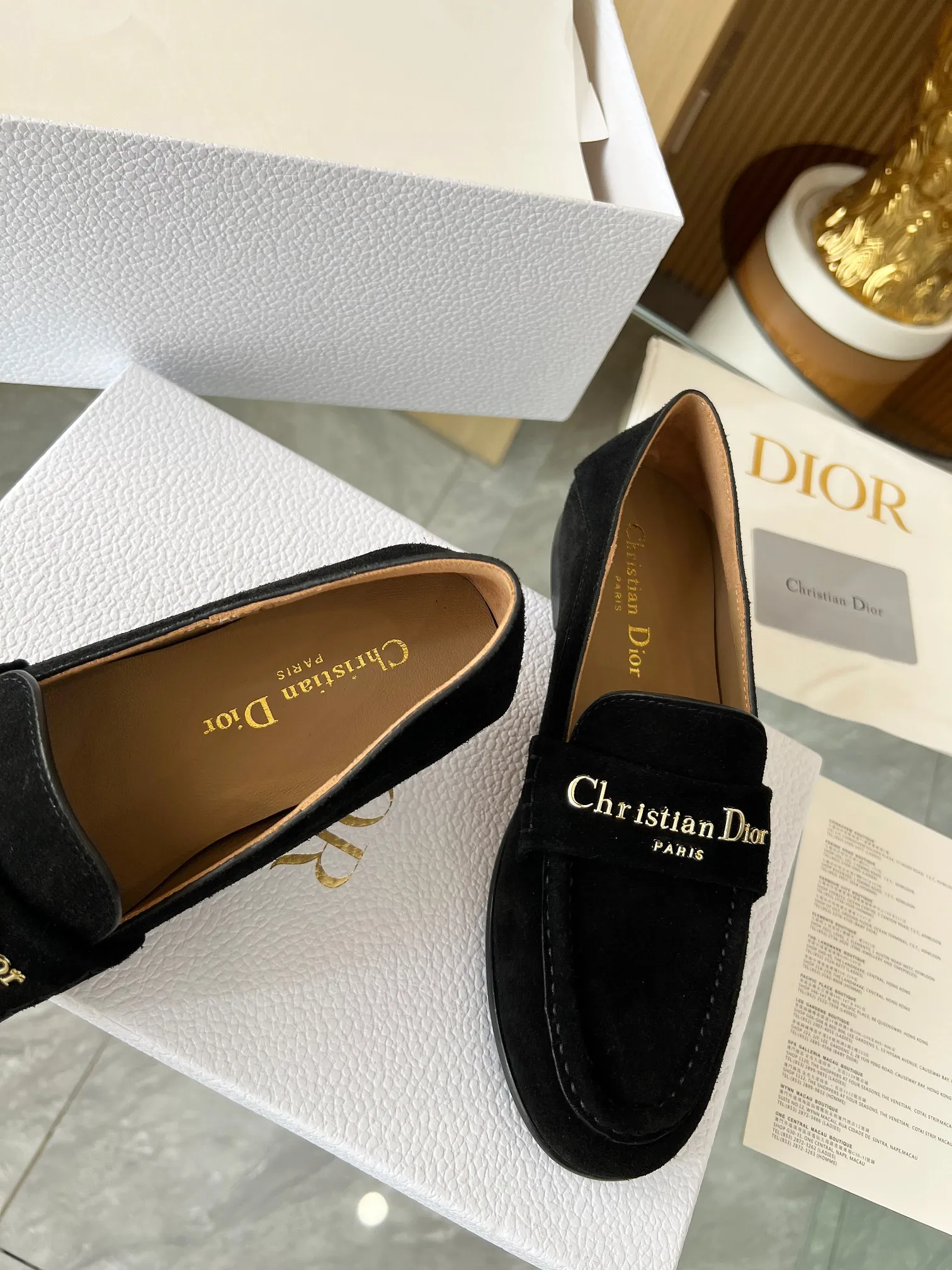 👟👟Ex-factory price 560👟👟 Dior's new spring and summer ultra-light series loafers are brand new. The layout strives to create fashionable classic items. New products created at the first major show of Paris Fashion Week. The inspiration is cleverly combined by D's chief designer on the perfect shoe shape. Paired with brand buckles, it is even more fashionable! Original version, perfect and exquisite workmanship!  ✔️Upper: original fabric ✔️Inner lining: imported sheepskin lining ✔️Sole: Italian genuine leather outsole ✔️Size: #35-41 (40 41 customized items are not returnable)